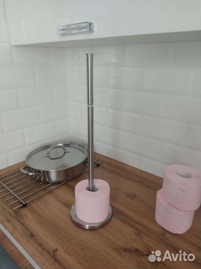 Напольный держатель туалетной бумаги