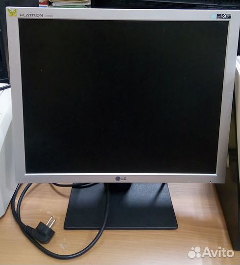 Монитор LG Flatron 19