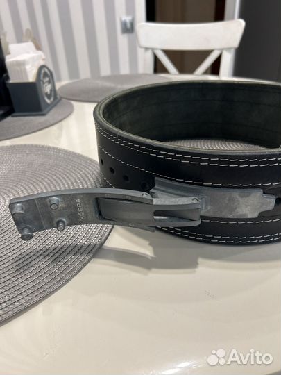 Пояс для пауэрлифтинга с карабином powermens