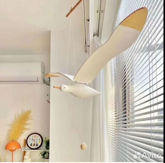 Чайка летающая