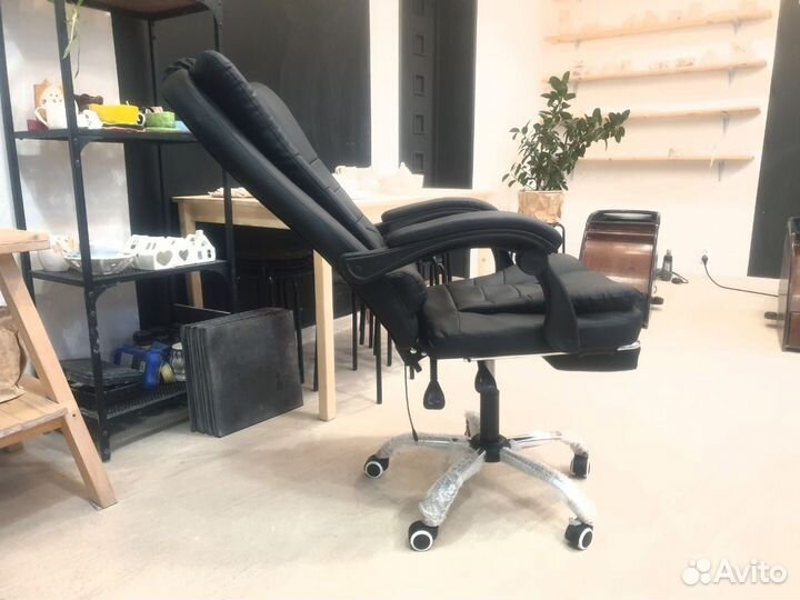 Офисное кресло руководителя с массажем