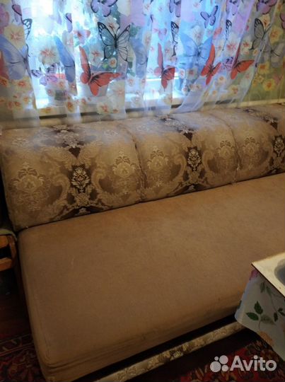 Уголок и кресло