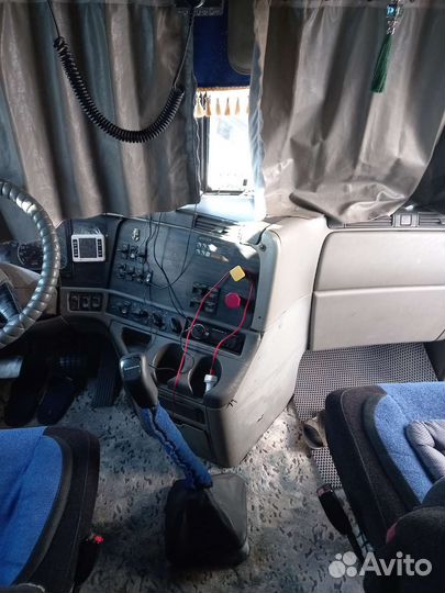 Freightliner Columbia, 2004