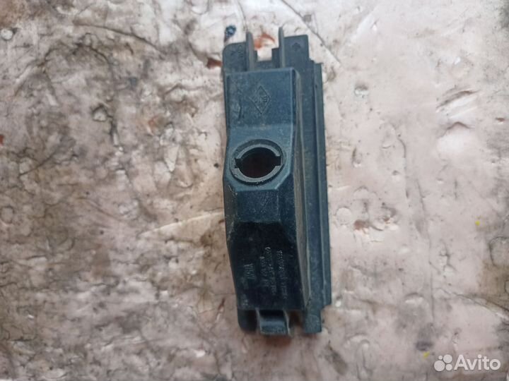 Фонарь подсветки номера Renault 8200957874