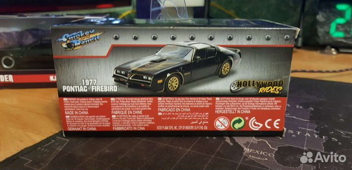 Моделька автомобиля 1/32