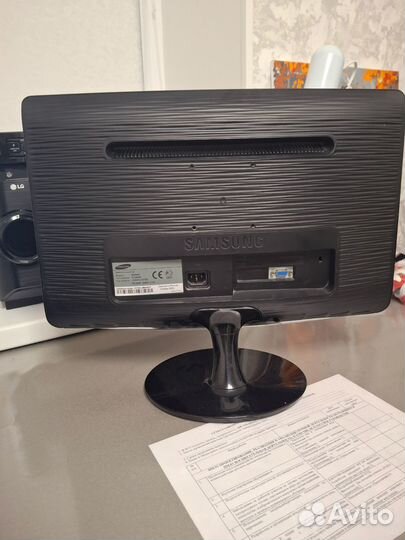 Монитор для компьютера Samsung SyncMaster B2030N