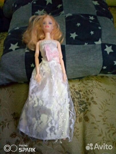 Барби в свадебном платье