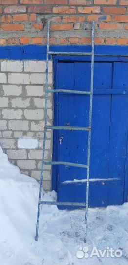 Металлическая лестница