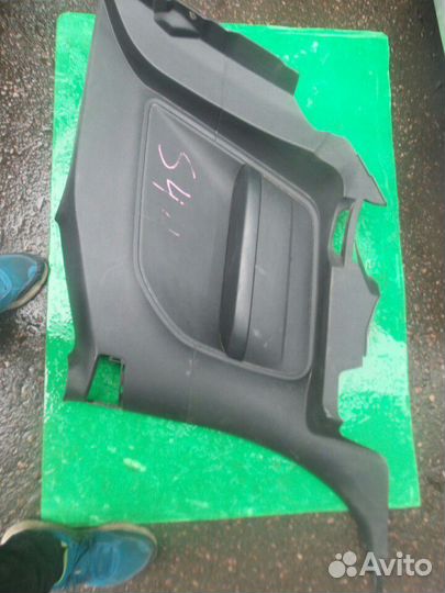 Обшивка правая салон dodge challenger