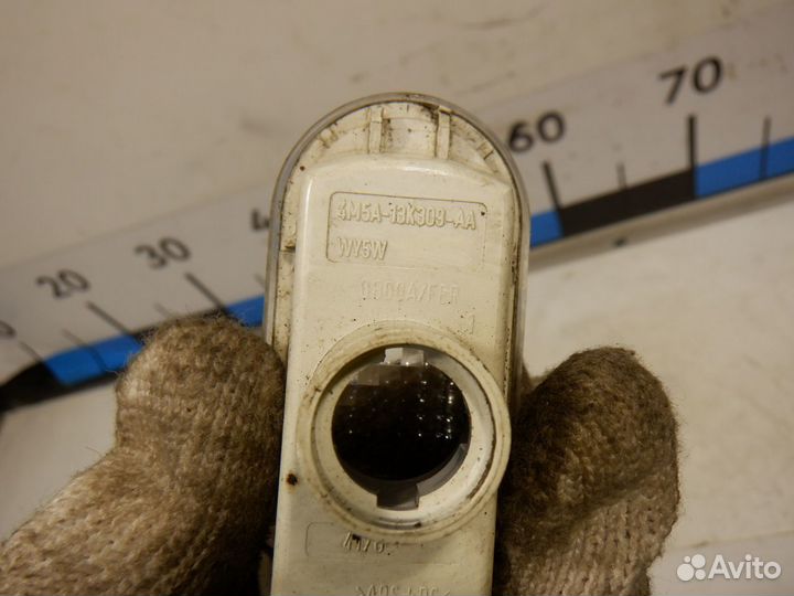 Повторитель на крыло белый Ford Focus Fiesta