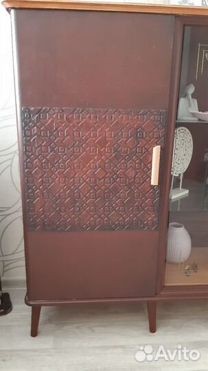 Шкаф - витрина