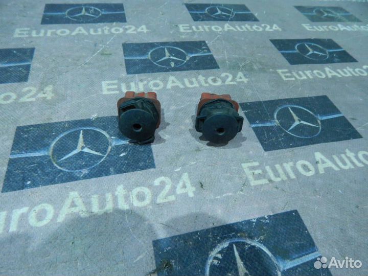 Крепление радиатора A2115040312 Mercedes-Benz E-Cl