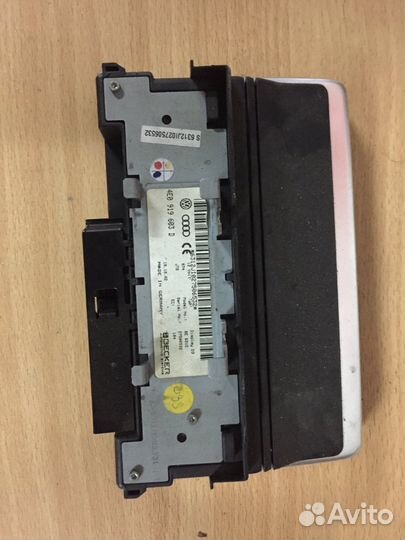 Информационный дисплей Audi A8 D3