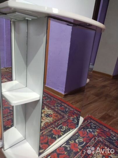 Шкаф с зеркалом в ванную