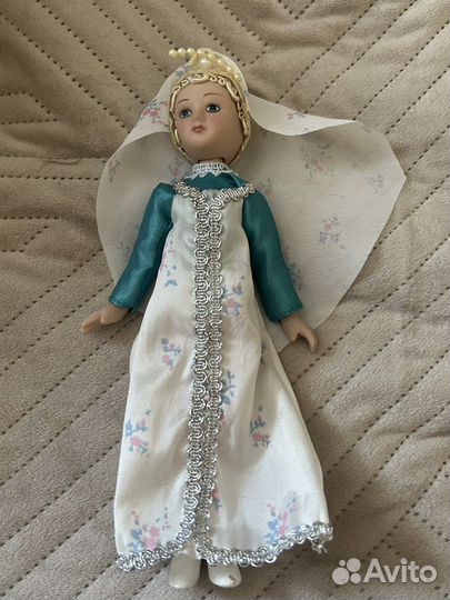 Кукла фарфоровая коллекционная