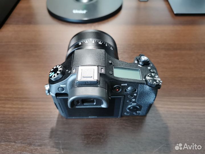 Sony Cyber-shot DSC-RX10M2