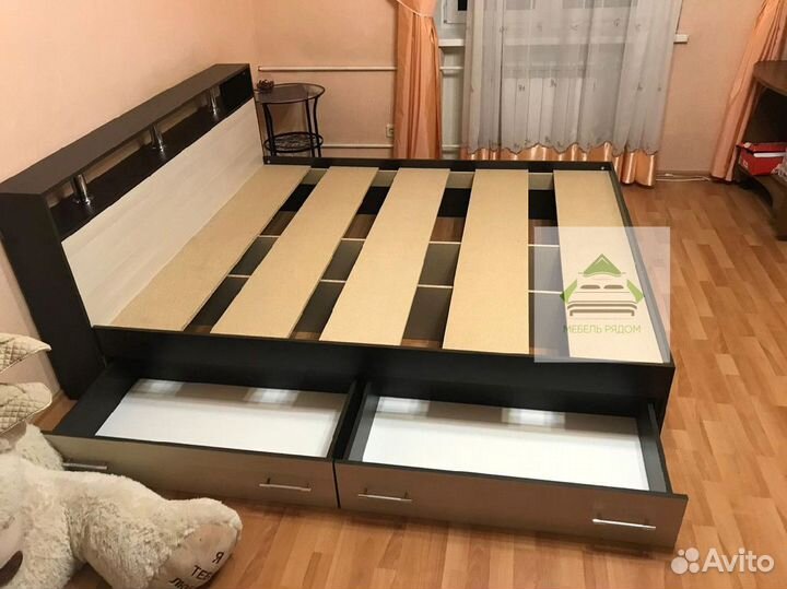 Кровать