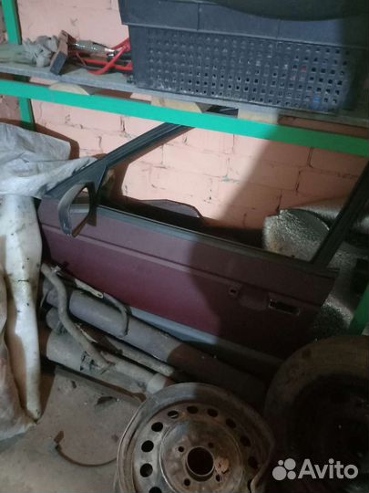 Левая дверь пассат б3