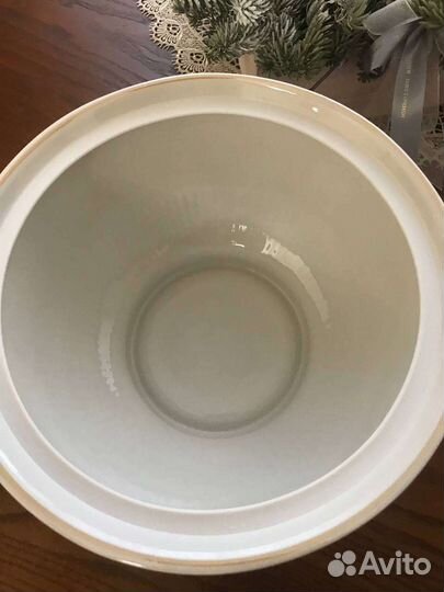 Фарфоровая супница