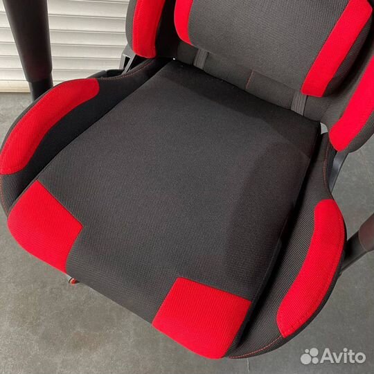 Компьютерное геймерское кресло