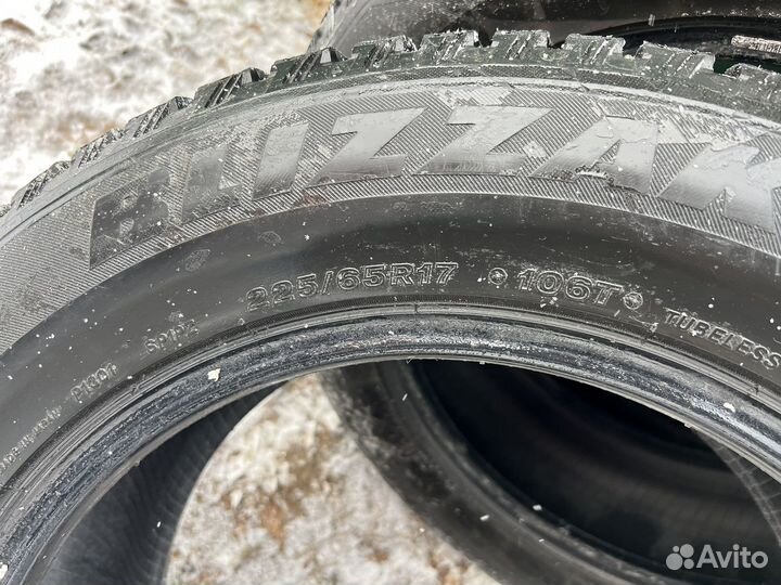 Bridgestone Blizzak Spike-01 225/65 R17 106T
