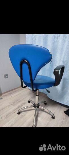 Парикмахерское кресло