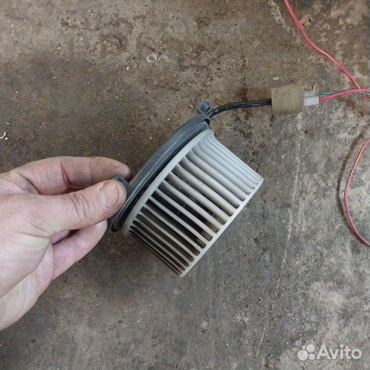 Вентилятор задней печки Mitsubishi Pajero 2