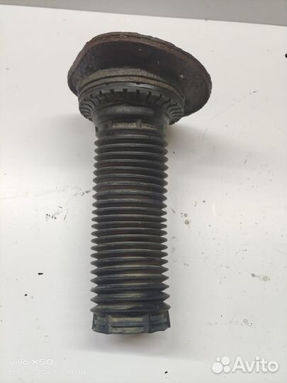 Пыльник переднего амортизатора