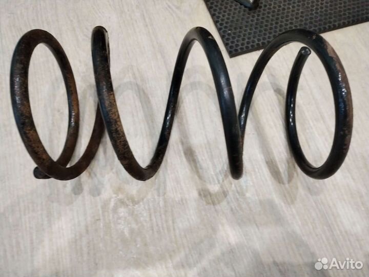 Пружина передняя правая dodge caliber