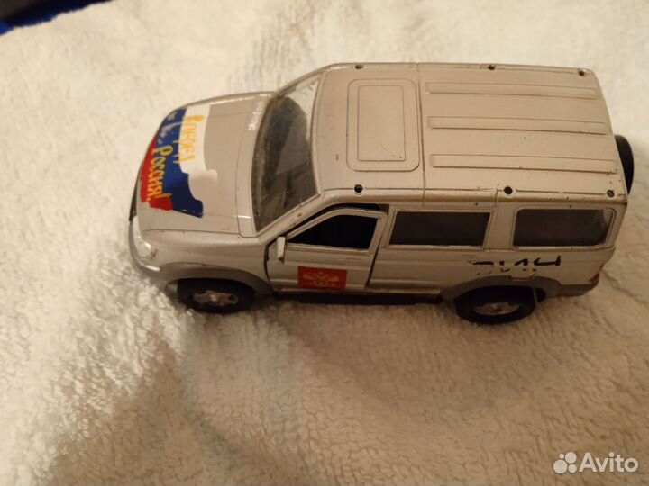 Развивающий автомобиль УАЗ Патриот 1/43