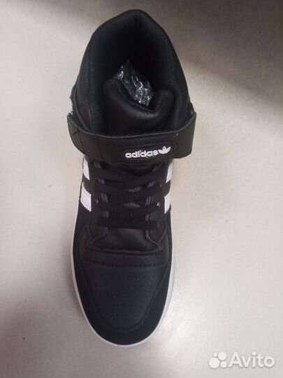 Кроссовки adidas