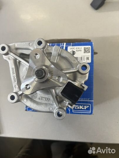 Помпа водяная Citroen C4 1.6 Skf vkpc83812