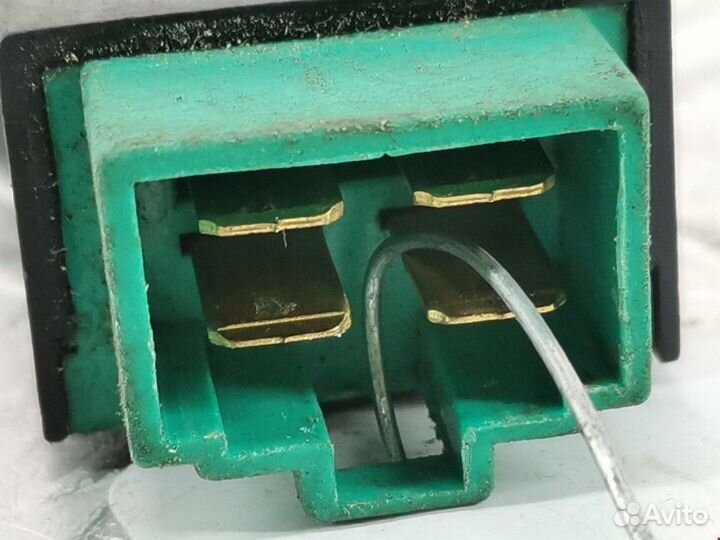 Кнопка обогрева заднего стекла Kia Carnival