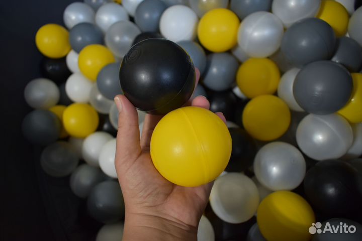 Сухой бассейн с шариками