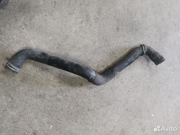 Патрубок системы охлаждения Ford Focus 3 хэтчбек