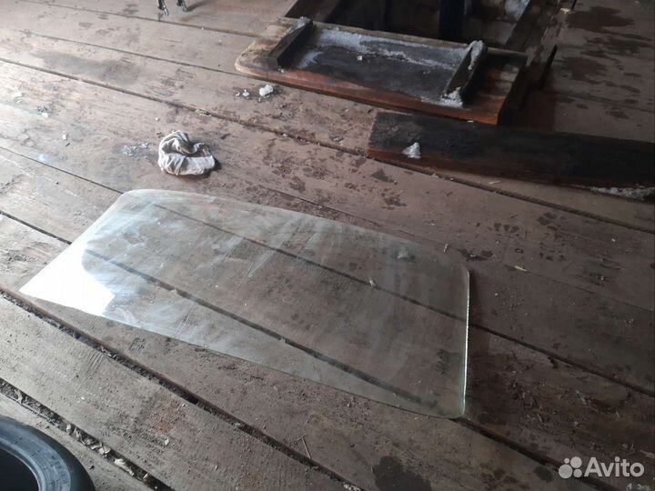 Заднее стекло