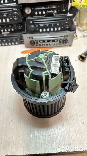 Моторчик печки peugeot 308
