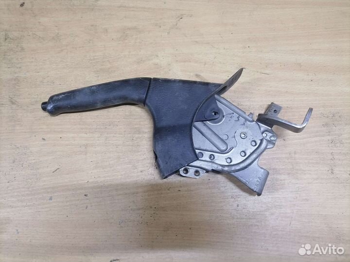 Ручка стояночного тормоза. Nissan Maxima A33