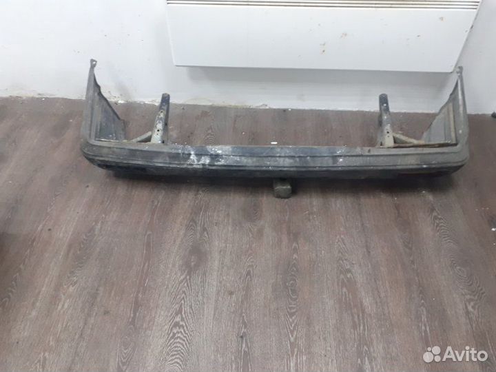 Бампер передний Toyota Crown S130