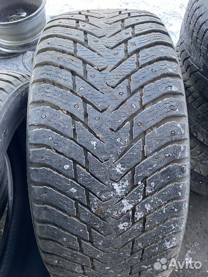 Nokian Tyres Hakkapeliitta 8 SUV 275/45 R21