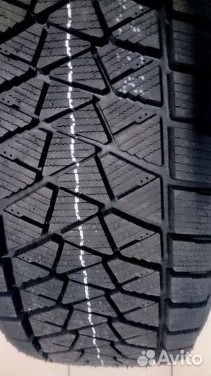 Bridgestone Blizzak DM-V2 215/80 R15 102R