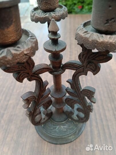 Старинный подсвечник