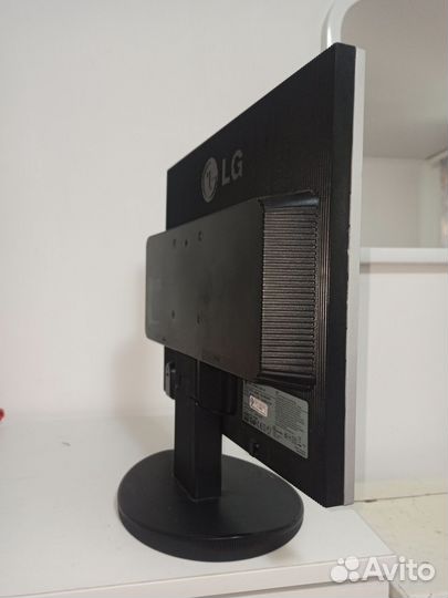 Монитор LG 17