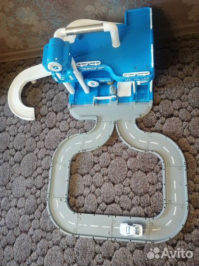 Детская парковка для машинок