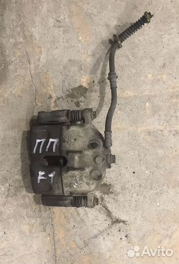 Суппорт передний правый Freelander 1