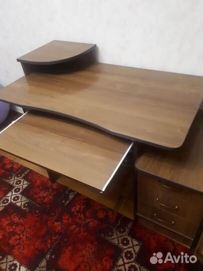 Компьютерный стол