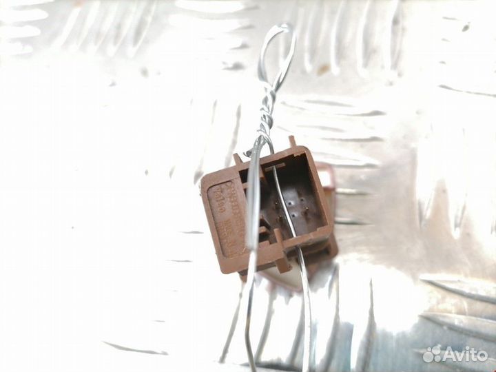 Кнопка аварийной сигнализации Peugeot 807 2006