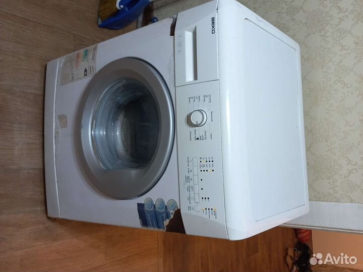 Стиральная машина и чайный набор