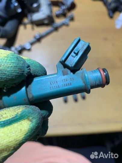 Форсунка топливная Toyota Camry V40 2AZ-FE