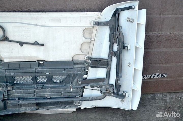 Решетка радиатора mercedes-benz Actros MP4 1842 (0